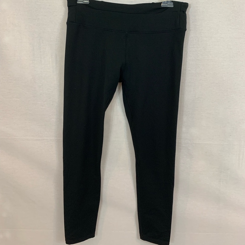 Fabletics Cropped Leggings Size M Trinity Pockets